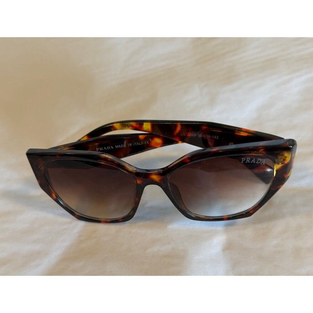 Prada Havana / Tortiseshell 52 16 142 Sunglasses - Like new - Picture 10 of 10